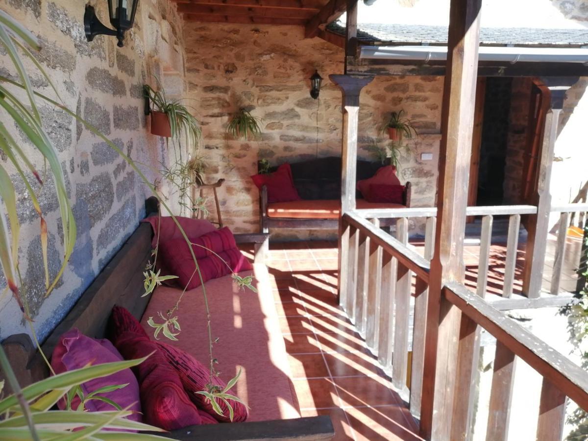 La Posada De Pedrazales Exterior photo
